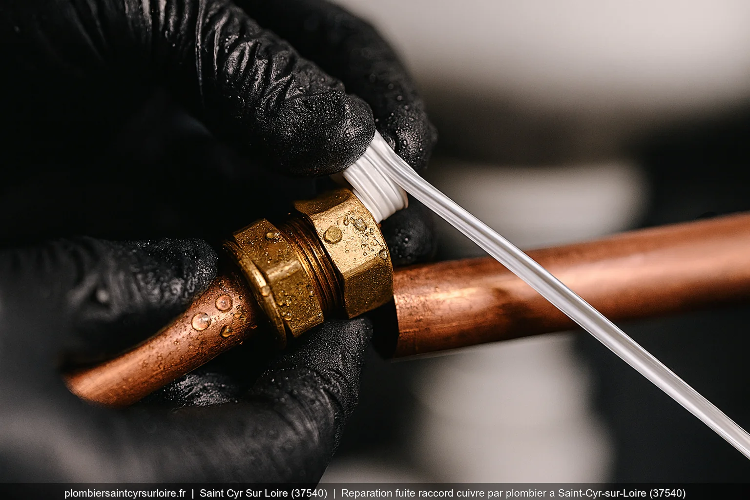 Reparation fuite raccord cuivre par plombier a Saint-Cyr-sur-Loire (37540)